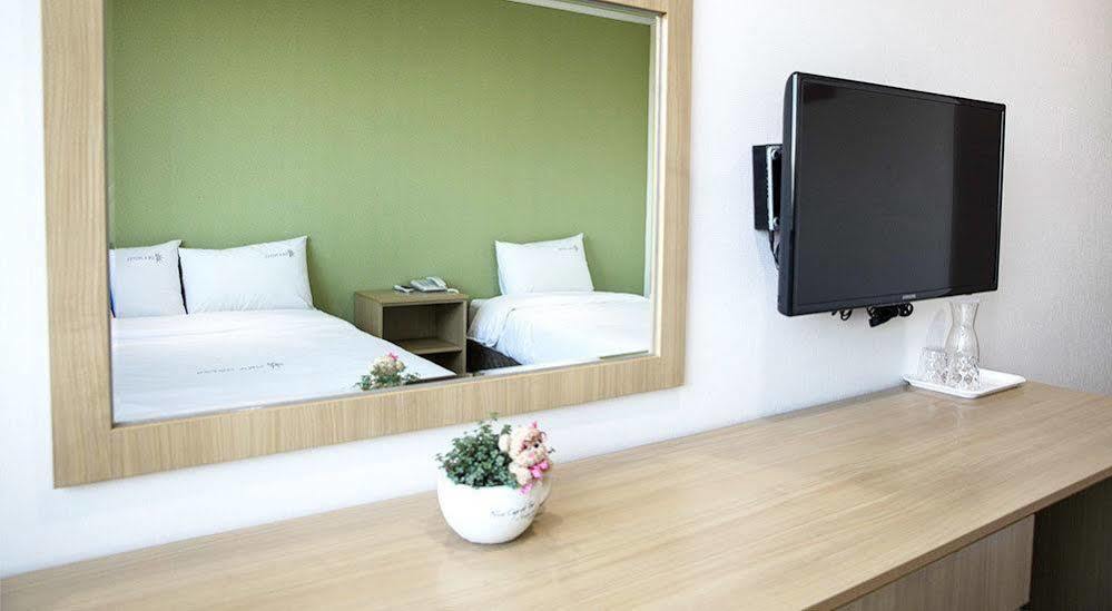 Ra Tourist Hotel Jeju Extérieur photo