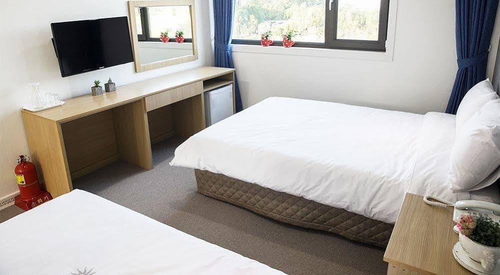 Ra Tourist Hotel Jeju Extérieur photo